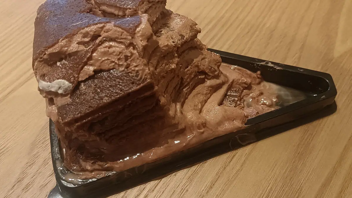 Cake Box – eggless cake shop in Wellington town centre